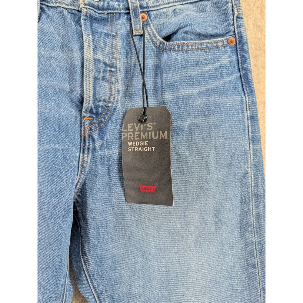 Levis Premium Wedgie Straight High Rise Distressed Jeans Blue 29x26 New - Picture 3 of 5